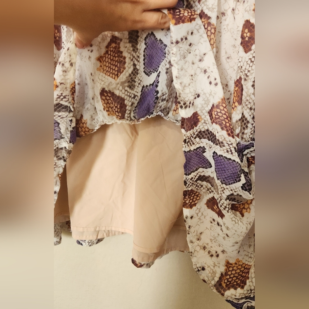 TCEC Snake Print Ruffle Top Size Small - Picture 9 of 11